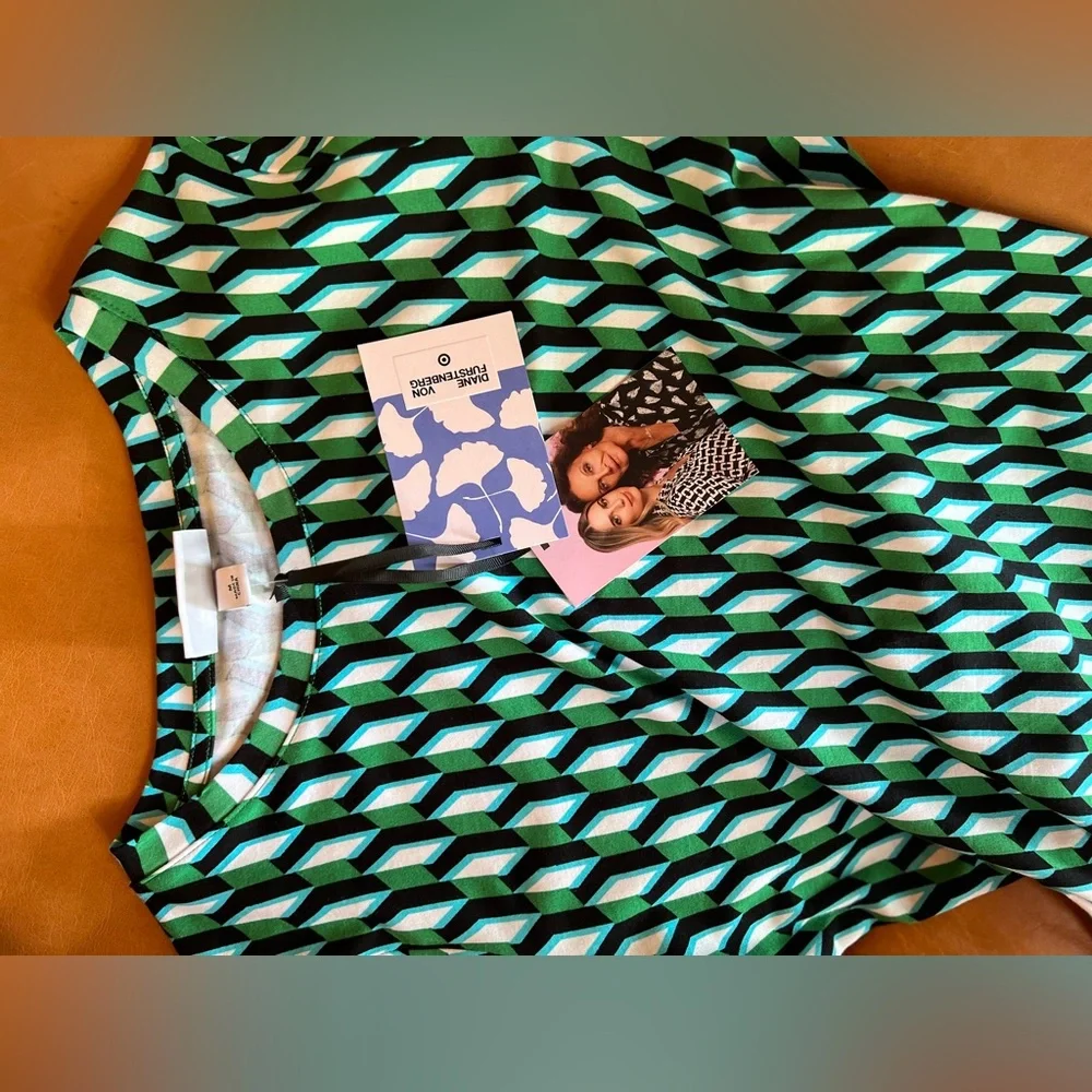 DVF for Target Long sleeve shirt 💙💚 - Picture 4 of 6